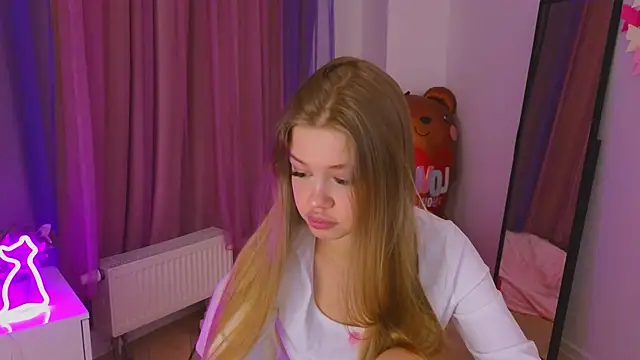 Snapshot of belrinaa chatting on April 22, 2026, 9:10 pm belrinaa online show from April 22, 2026, 9:10 pm
