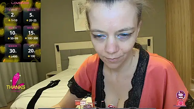 Yana-XX online show from April 10, 2026, 9:44 pm