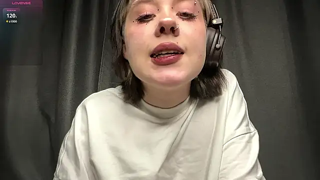 AueshaSimon online show from March 13, 2026, 11:04 am