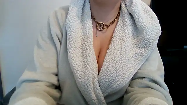 StaceyXOXO online show from April 11, 2026, 10:30 am