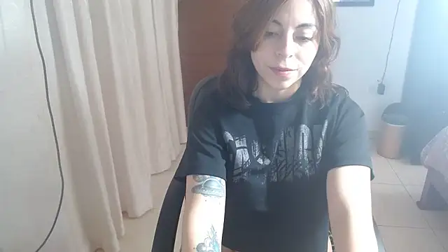 IrisArellano  online show from May 28, 2026, 3:51 pm