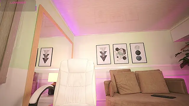 MandyCollins online show from April 1, 2026, 11:33 am