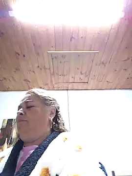 momismilf544 online show from May 24, 2026, 5:07 am