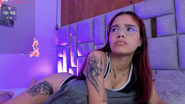 camilaa smith  online show from April 13, 2026, 8:02 pm