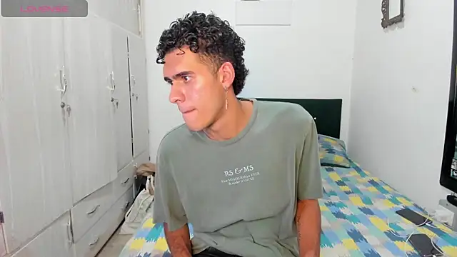 Jean And PaulXL online show from March 4, 2026, 10:17 pm