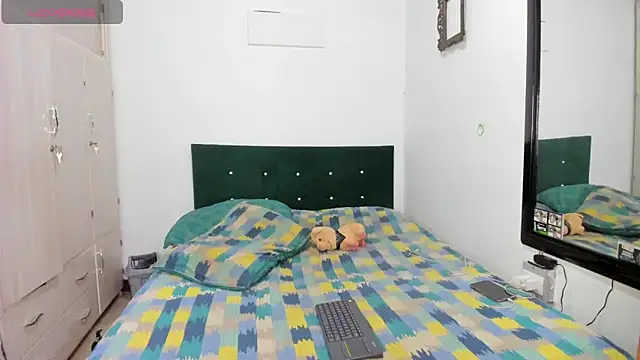 Jean And PaulXL online show from March 29, 2026, 11:17 pm