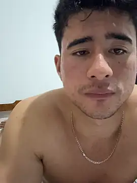 David-latinlover online show from May 21, 2026, 2:42 am