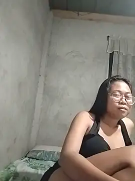angelpinay44 online show from July 7, 2026, 3:59 pm