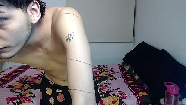 TayandSune online show from July 8, 2026, 3:19 am