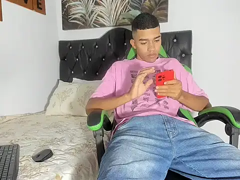 Snapshot of mauricio_smiith chatting on March 1, 2026, 2:11 am mauricio smiith online show from March 1, 2026, 2:11 am