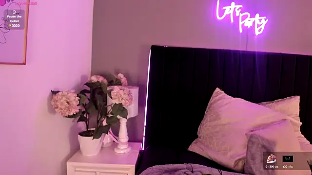 scarlett leex  online show from April 8, 2026, 3:41 am