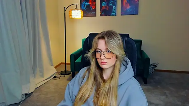 DortheaHupy online show from February 28, 2026, 7:08 am