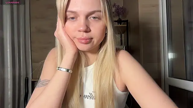 AlexaDeviliciouss online show from May 18, 2026, 5:07 pm