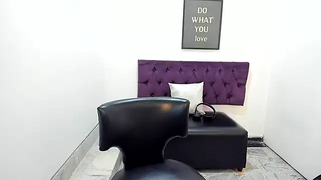 Snapshot of TomBoy_Natali chatting on May 15, 2026, 11:08 am TomBoy Natali online show from May 15, 2026, 11:08 am
