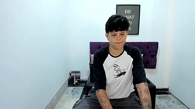 TomBoy Natali online show from April 12, 2026, 6:44 pm