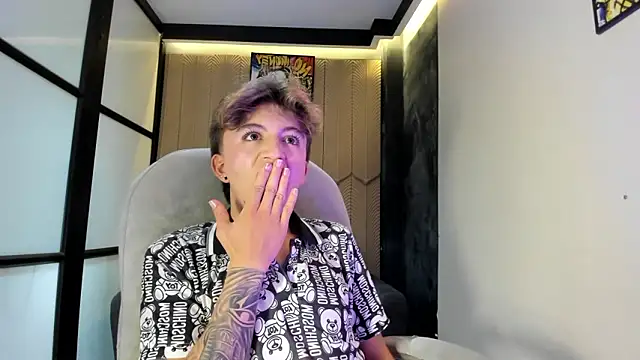 Snapshot of ManuelPiper_ chatting on March 2, 2026, 8:38 pm ManuelPiper online show from March 2, 2026, 8:38 pm