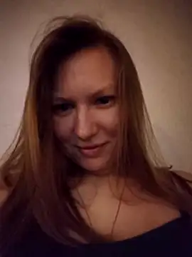 August Shine online show from April 8, 2026, 6:09 pm