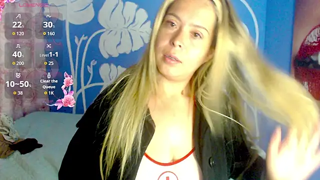 Snapshot of CamilleRouge chatting on March 2, 2026, 10:11 am CamilleRouge online show from March 2, 2026, 10:11 am