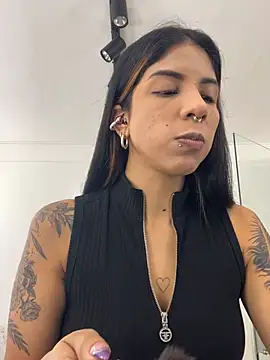 VioletaHills  online show from July 1, 2026, 12:16 pm