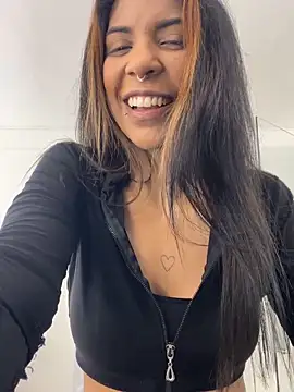 VioletaHills  online show from June 19, 2026, 12:11 pm