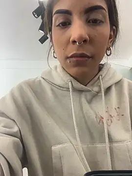 VioletaHills  online show from May 30, 2026, 12:33 pm