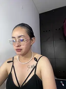 Anni Rose online show from March 11, 2026, 11:54 pm