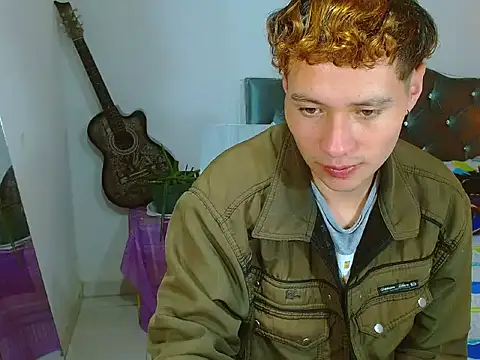  Santi2 online show from April 10, 2026, 10:39 pm