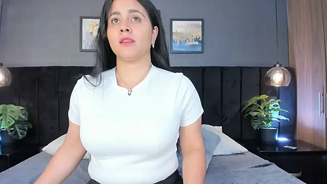 Snapshot of alejandra__garcia chatting on July 12, 2026, 3:18 am alejandra garcia online show from July 12, 2026, 3:18 am