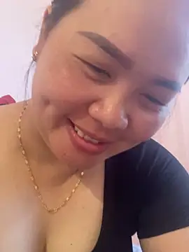 Snapshot of E-ll-A01 chatting on March 2, 2026, 4:57 am E-ll-A01 online show from March 2, 2026, 4:57 am