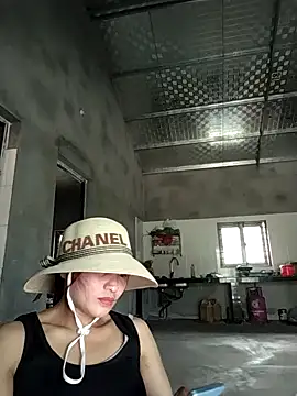 Lilinn  online show from April 9, 2026, 6:19 am