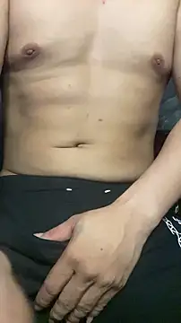 hoang15075 online show from July 2, 2026, 3:51 pm