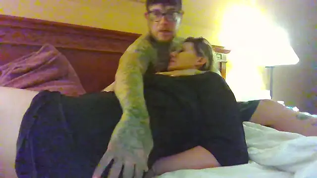 Snapshot of Darkcrowncouple chatting on February 28, 2026, 1:55 pm Darkcrowncouple online show from February 28, 2026, 1:55 pm