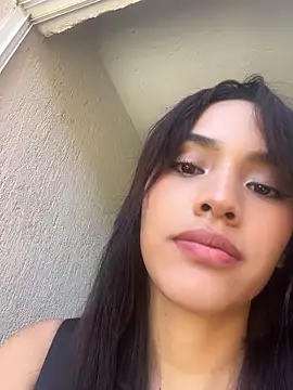 Mia-villalobos online show from May 13, 2026, 2:02 pm