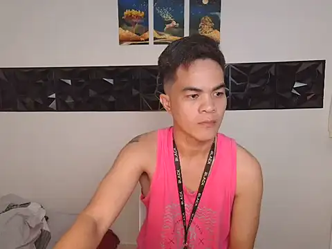 Xmj16 online show from April 28, 2026, 8:13 pm