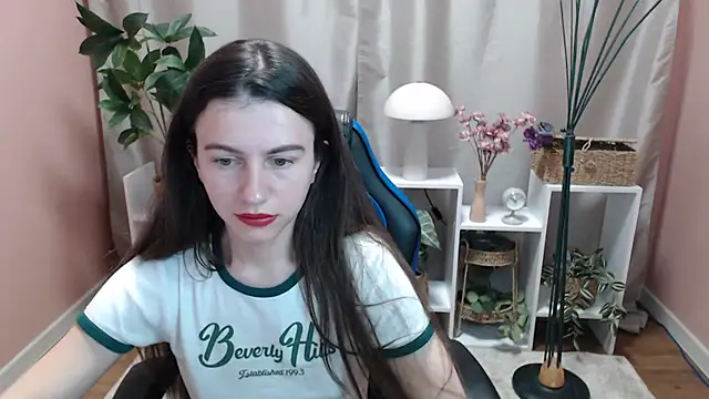 Snapshot of MistyBree chatting on April 23, 2026, 10:55 am MistyBree online show from April 23, 2026, 10:55 am
