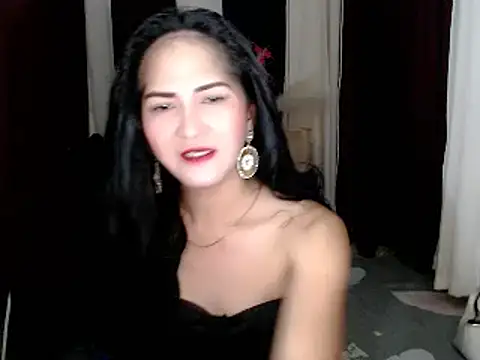 AnaxandraVenomLips online show from May 22, 2026, 8:18 pm