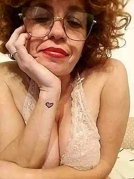 roxybykiss online show from April 29, 2026, 2:05 am