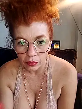 Snapshot of roxybykiss chatting on May 14, 2026, 7:22 pm roxybykiss online show from May 14, 2026, 7:22 pm