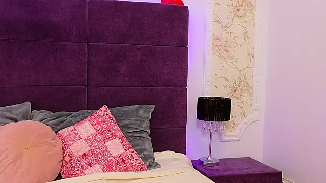 RaysaDrake online show from April 4, 2026, 4:19 am