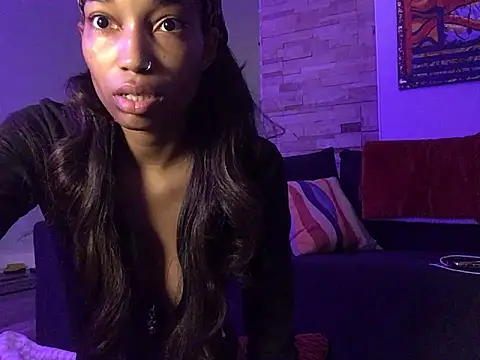 LunaBl00m online show from March 23, 2026, 3:28 am