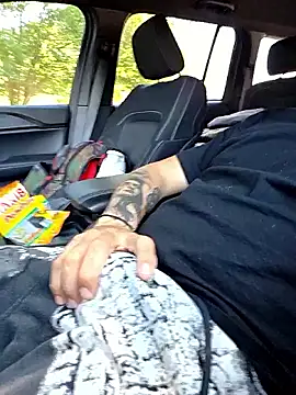 DoggiiDick online show from April 17, 2026, 6:55 pm