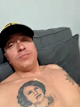 DoggiiDick online show from April 14, 2026, 8:47 pm