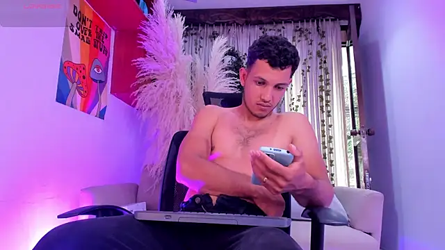MaxiStanford online show from May 31, 2026, 8:42 pm