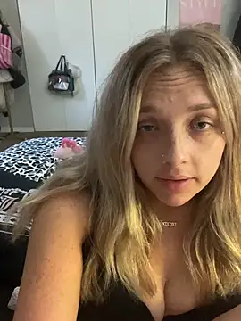 imkhloe online show from July 21, 2026, 8:32 pm