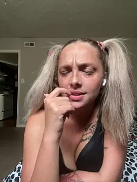 imkhloe online show from July 31, 2026, 7:44 pm