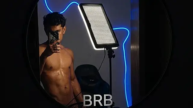 jossi12345j online show from March 31, 2026, 12:40 pm