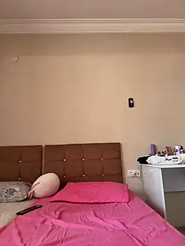 Snapshot of emree-pelinn chatting on March 2, 2026, 10:33 am emree-pelinn online show from March 2, 2026, 10:33 am