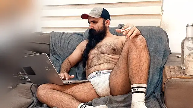 Snapshot of Barba_Negra_Fumador chatting on June 28, 2026, 8:37 pm Barba Negra Fumador online show from June 28, 2026, 8:37 pm