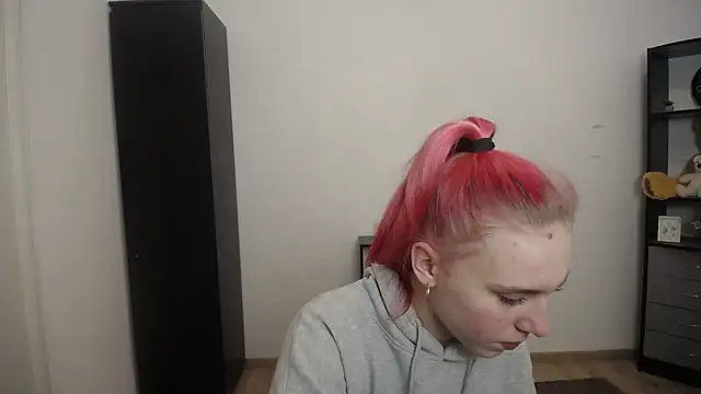 Scarlett lil online show from March 26, 2026, 8:01 am