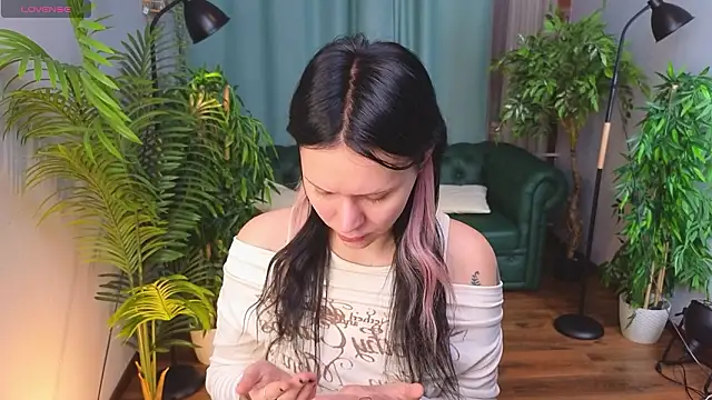 kittenlolla online show from March 20, 2026, 5:08 am